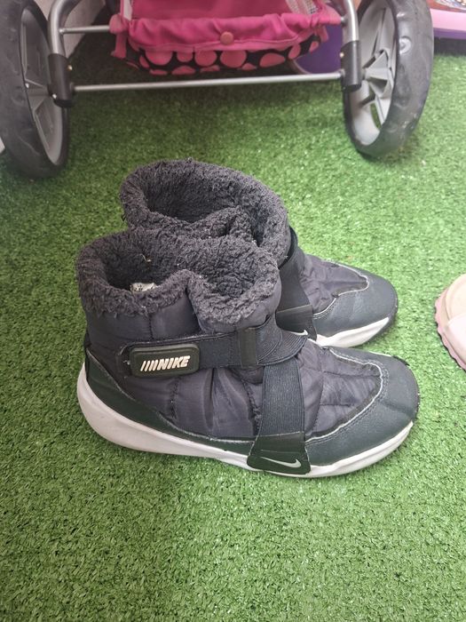 Боти Nike за момче