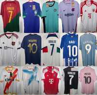 Tricouri de fotbal (Messi, Ronaldo, Mbappe, Brazilia, Bayern etc)