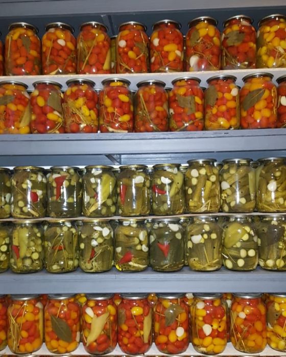 Огурцы,помидоры,салаты, маринованные и соленые,домашнего приготовления