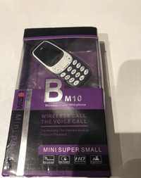 Mini telefon Nou este foarte mic se vede și in poze
