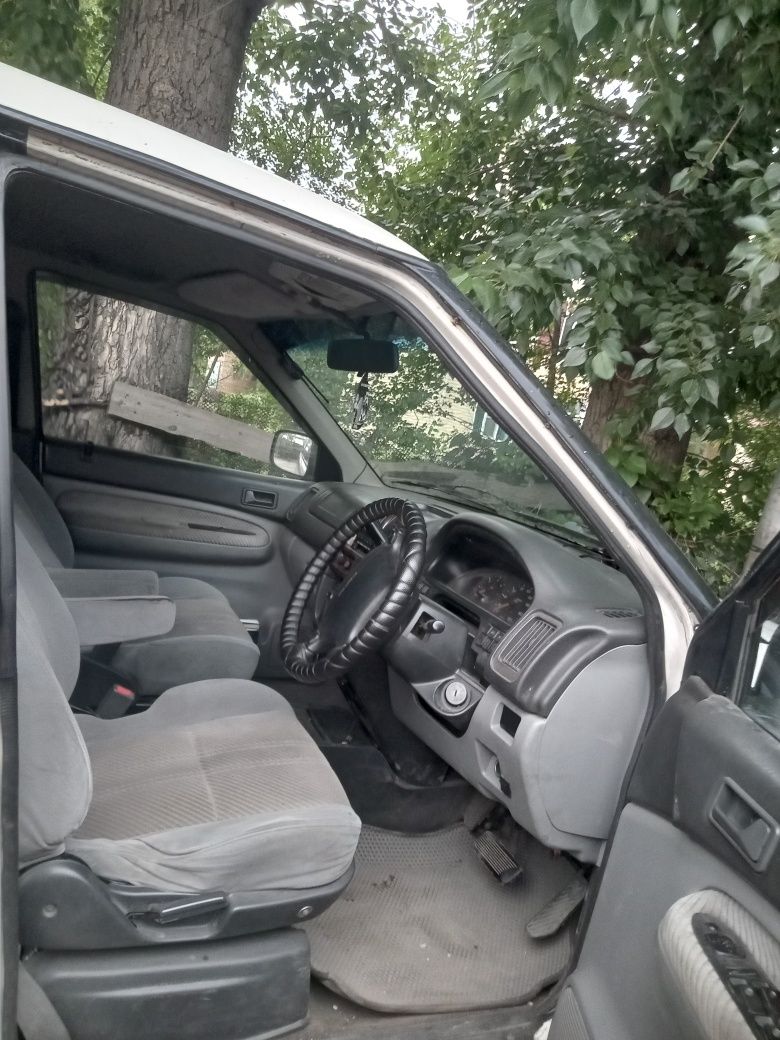 Продам Мазду MPV