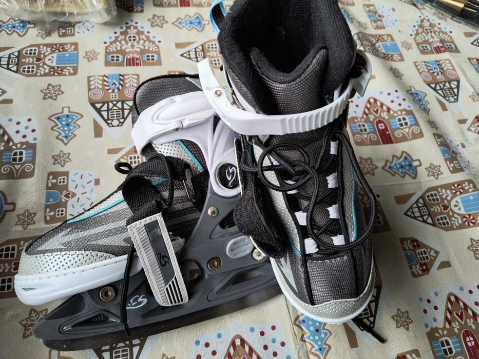 Patine, 3 perechi, în stare impecabilă