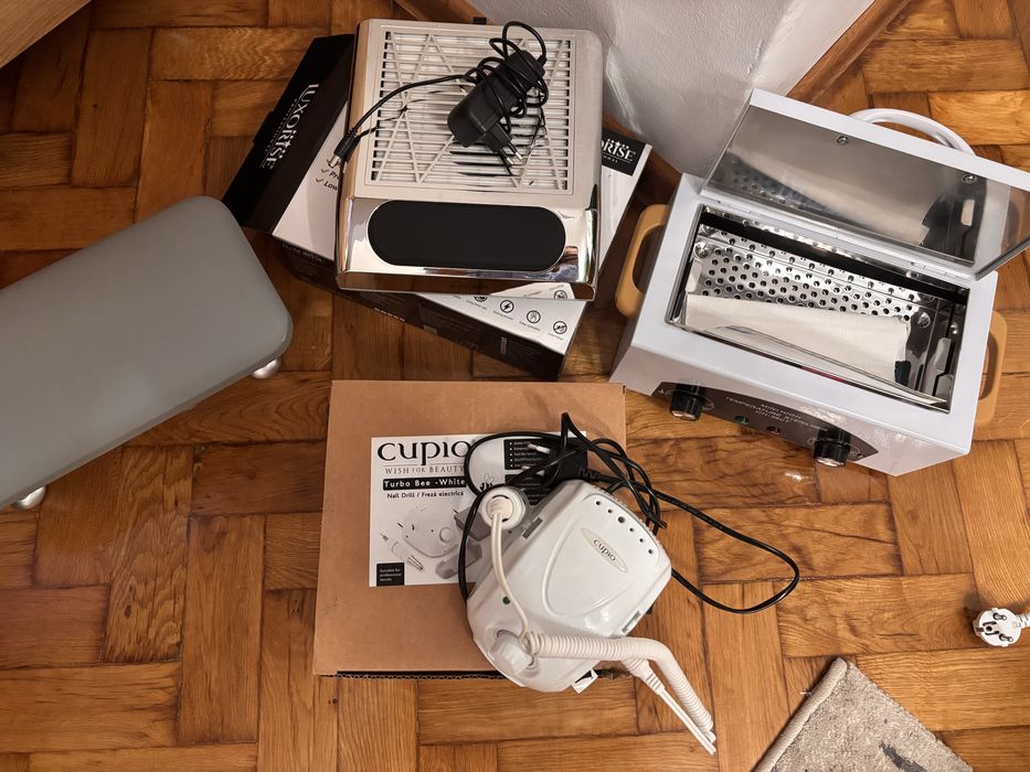 Set manichiura ( freza electrica, aspirator, pupinel, suport mana)