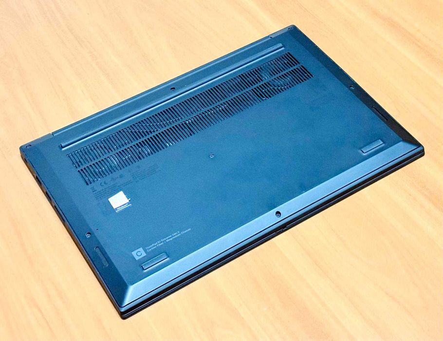 ThinkPad X1 Extreme G3 / i7-10850H / 32GB / GTX1650Ti / 4K OLED Touch