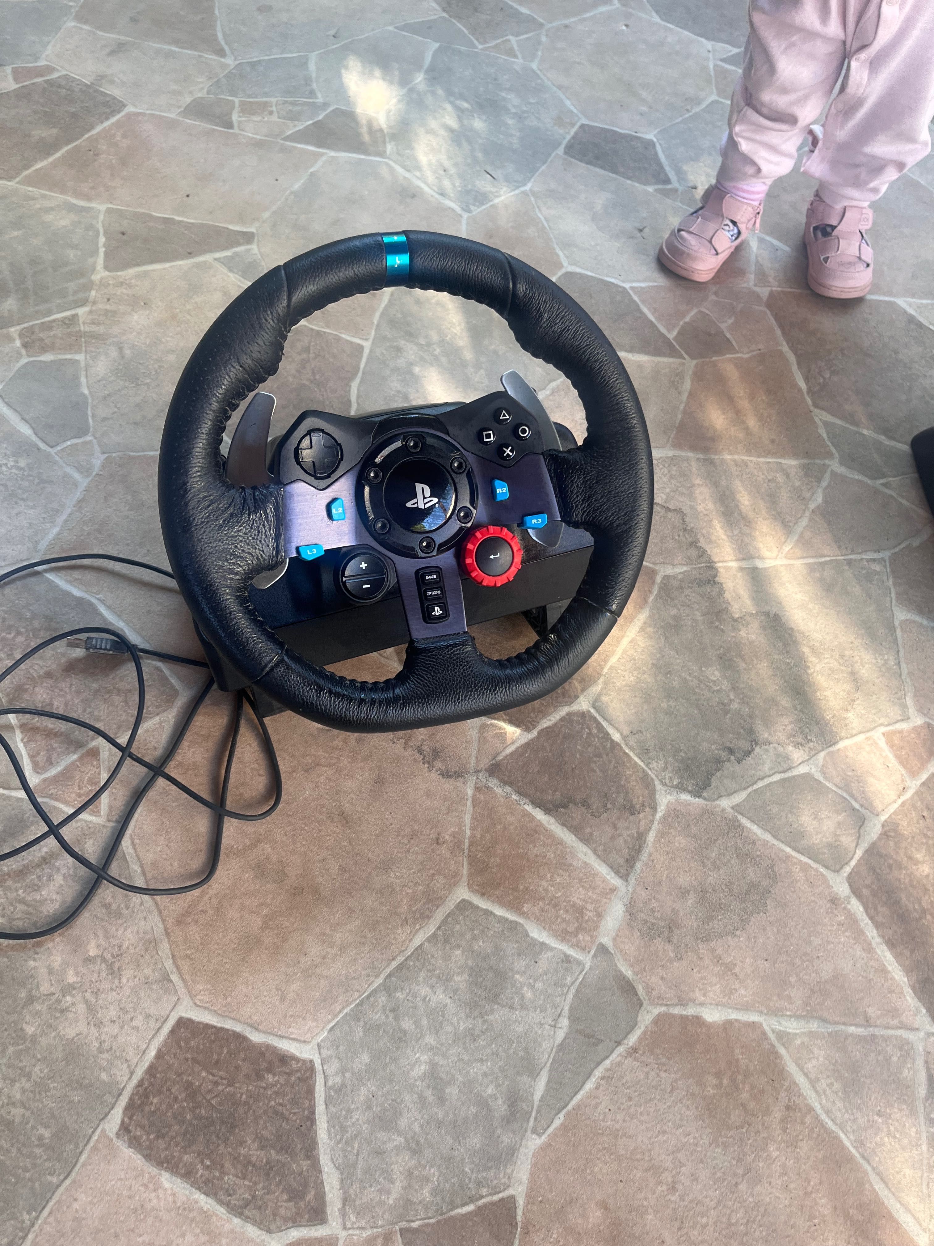 Logitech g29 в добро състояние
