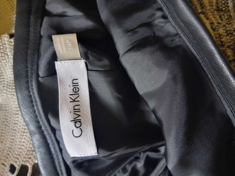 Костюм Calvin Klein M-L , сако+ пола