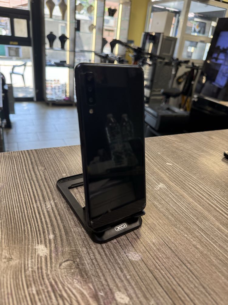 Смартфон Samsung Galaxy A7 64GB