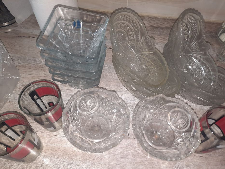 Ыдыстар сатылады.
