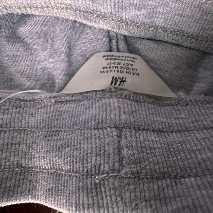 Много запазени долнища h&m 134 размер