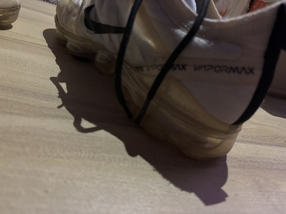 adidasi nike vapormax