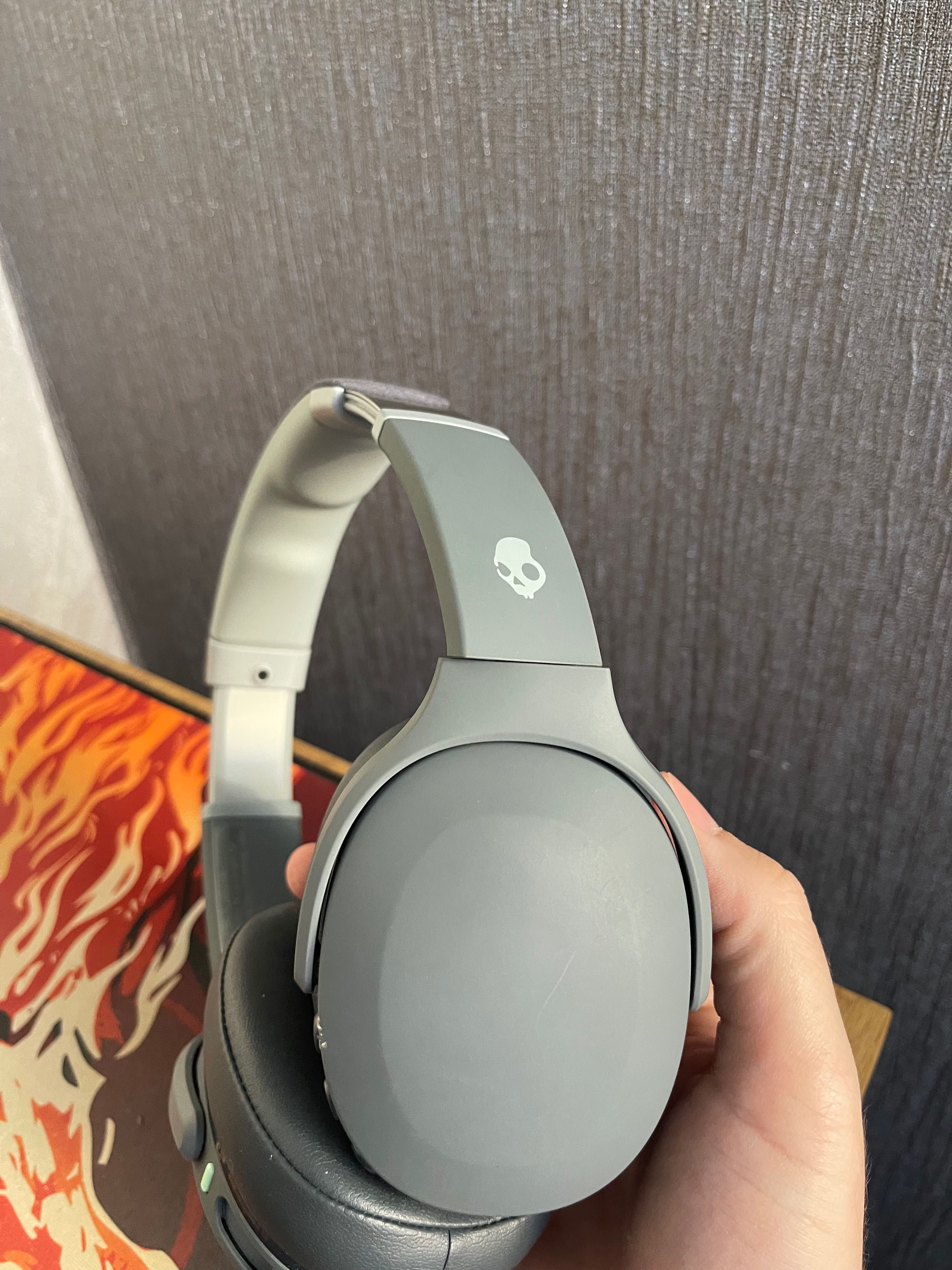 Продавам слушалки Skullcandy Crusher Evo.