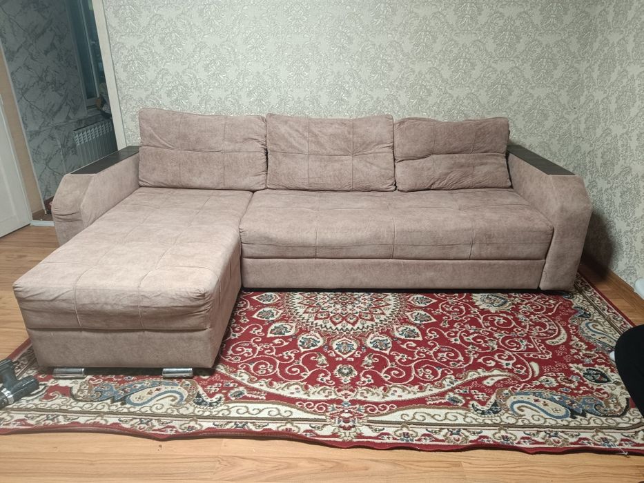 Диван угловой.   .