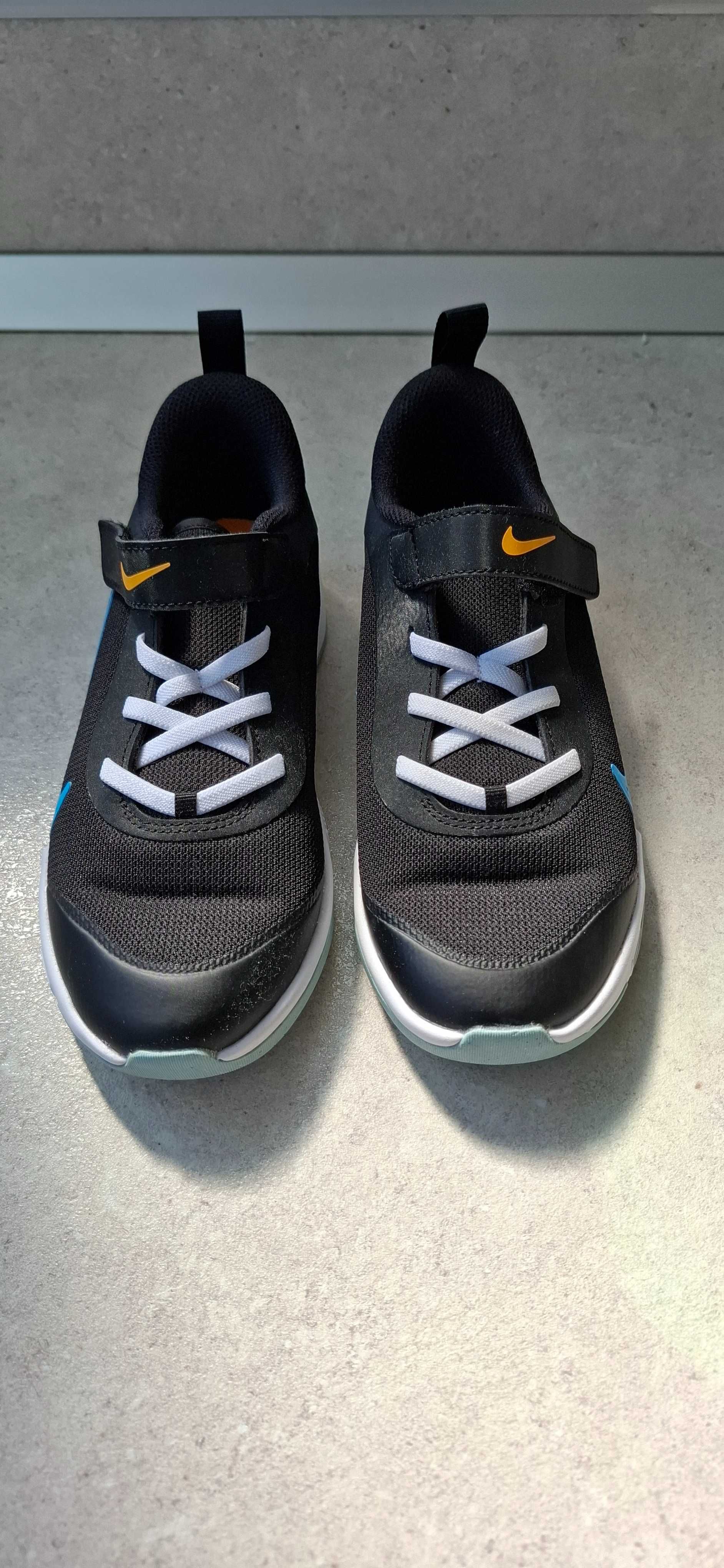 Продавам нови летни маратонки Nike Omni Multi-Court