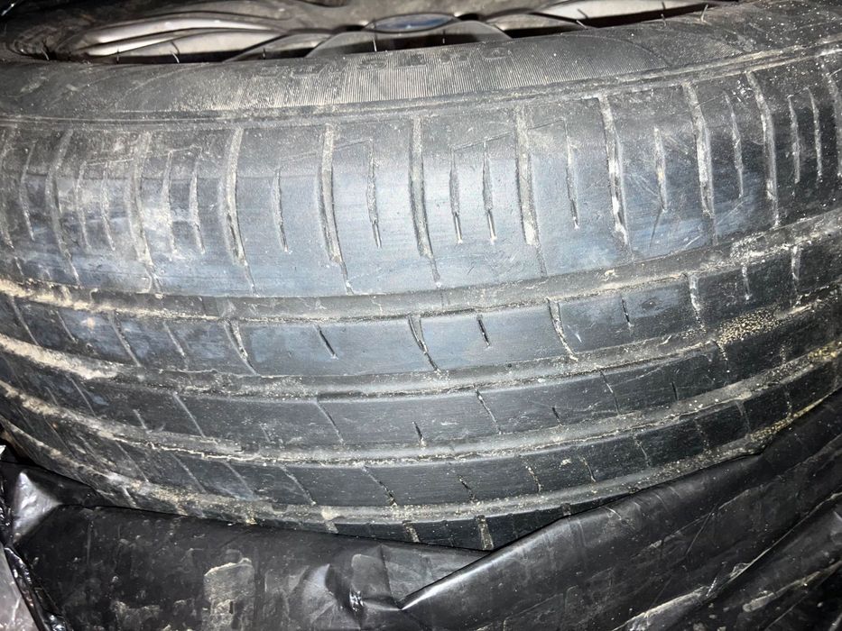 Jante  Ford cu cauciucuri bune