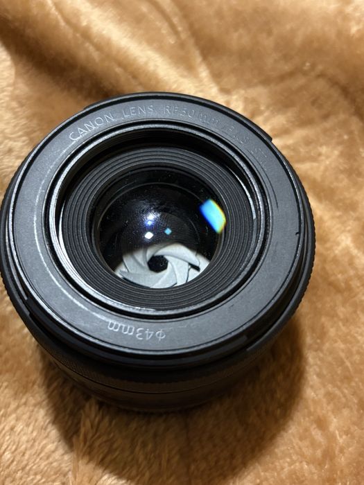 Обектив canon RF50mm f.8 STM