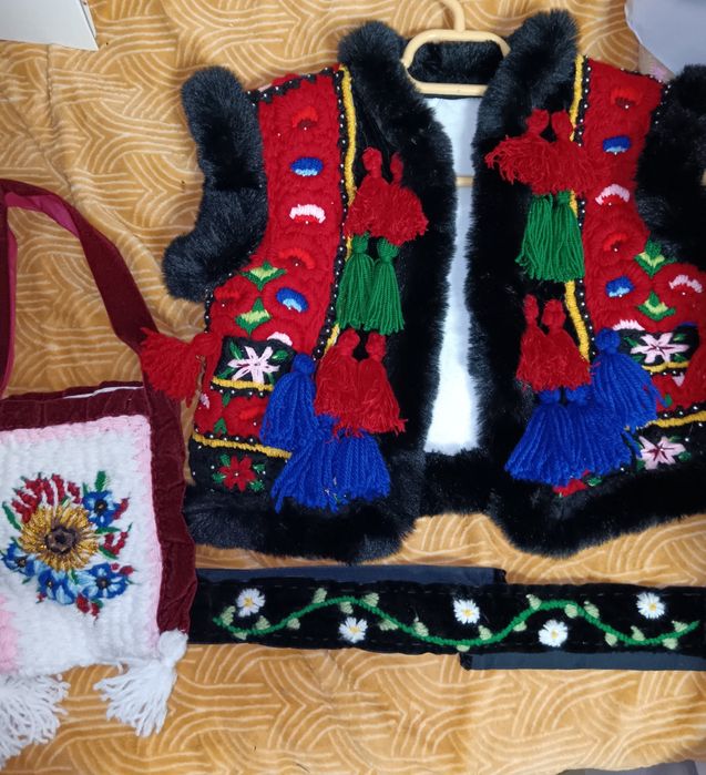 Cojocel tradițional Maramureș pentru fetite