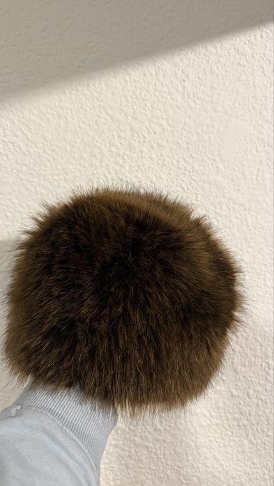 Caciula blana de dama