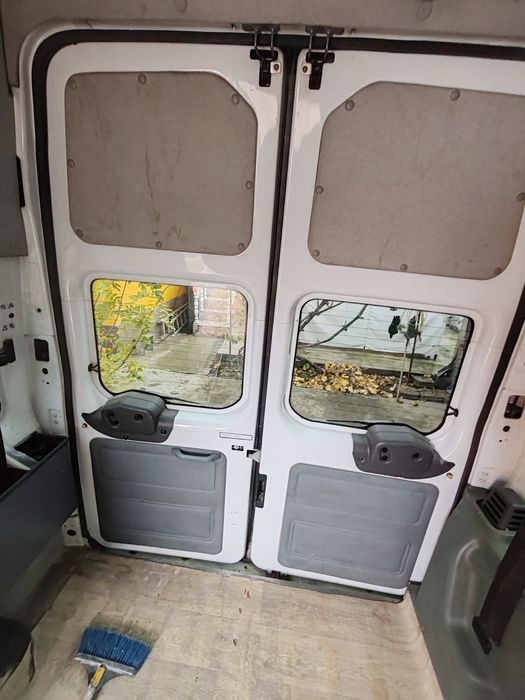 Vând Ford transit 8+1 varianta lungă și analta