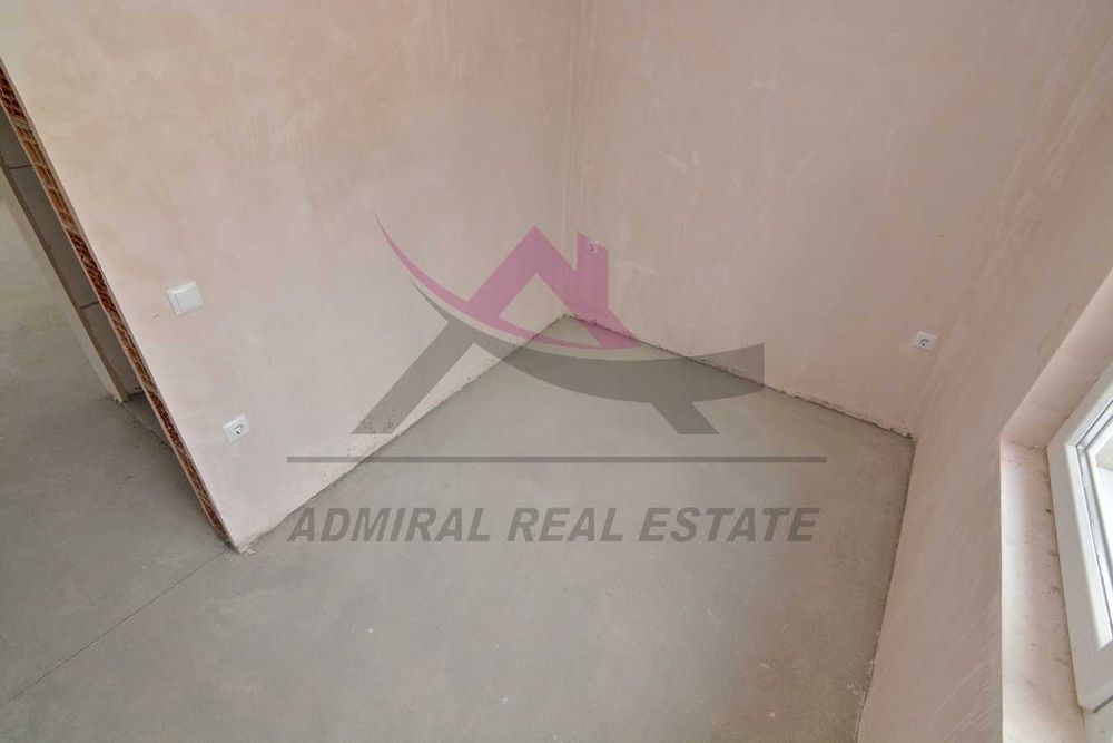 Продава се Четиристаен апартамент в Варна, Цветен квартал - 132 кв.м за 1887 €/кв.м - Снимка #9