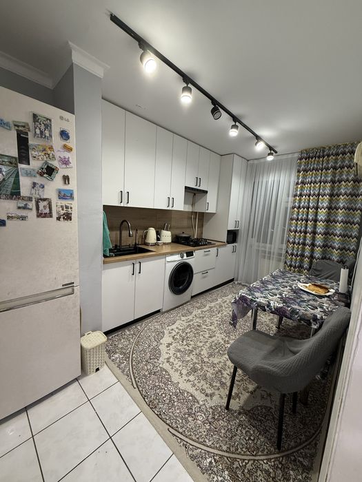 Продам 4 к.кв в 11 мкр