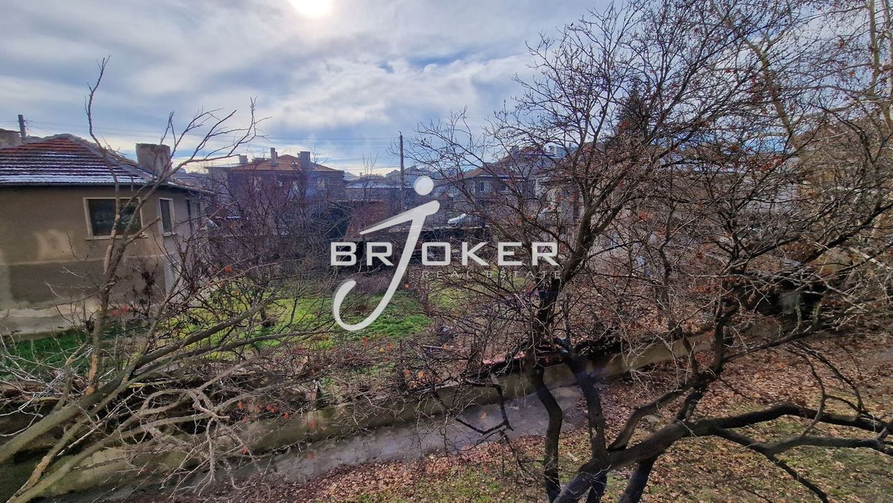 Продава се Четиристаен апартамент в Кърджали, Веселчане - 120 кв.м за 510 €/кв.м - Снимка #1