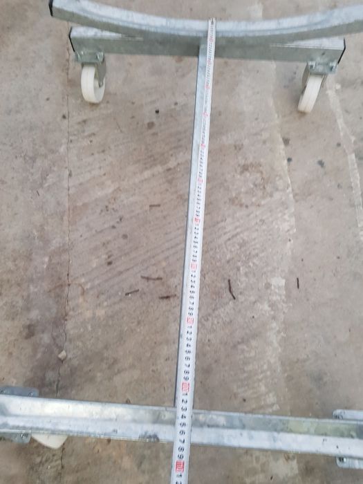 Продавам стойка,количка за джет или лодка