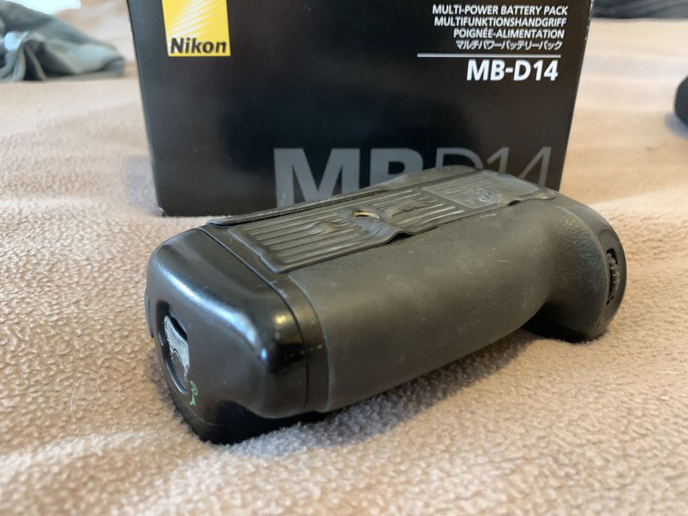 Nikon D600 si D610 grip MB-D14