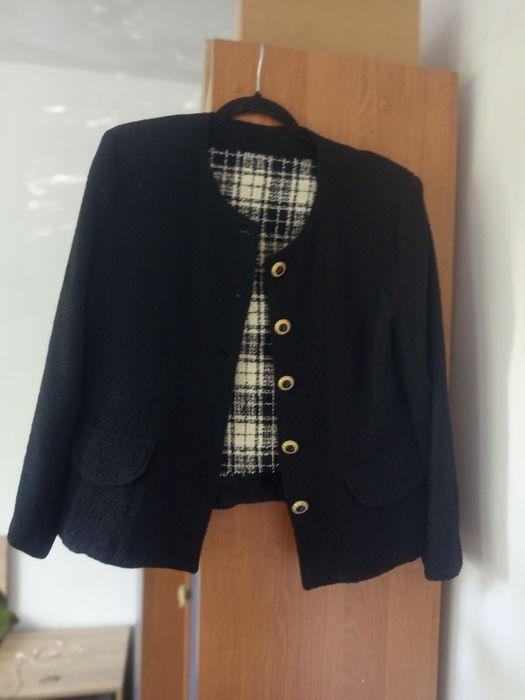 Дамски костюм M размер