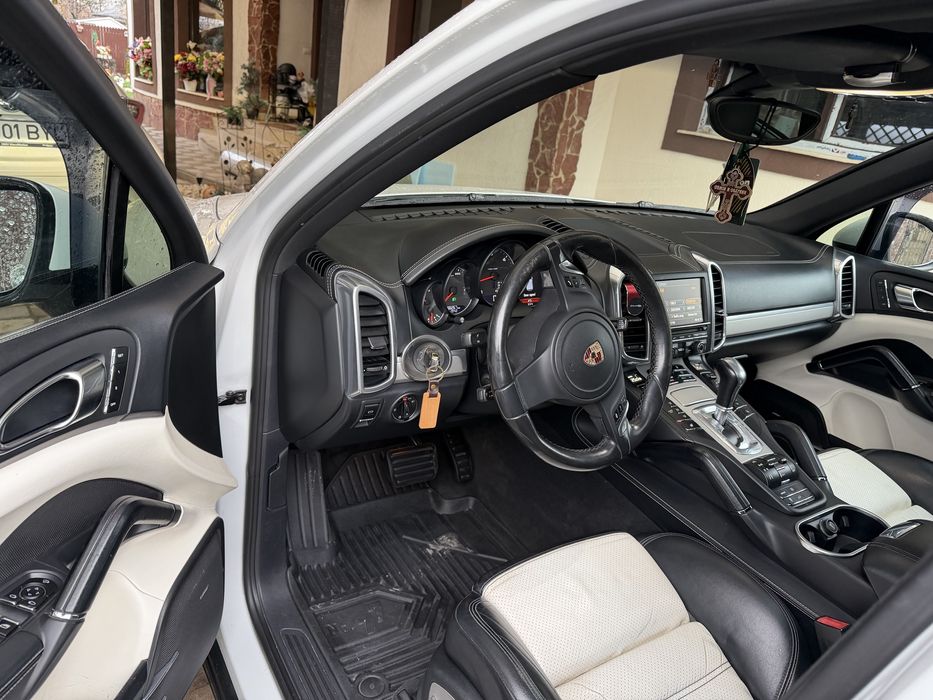 Porsche cayenne 3.0 V6 245 CP