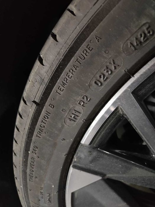 Vând 4 anvelope Michelin Primacy 2 – 225/45 R19 – VARĂ, DOT: 2025