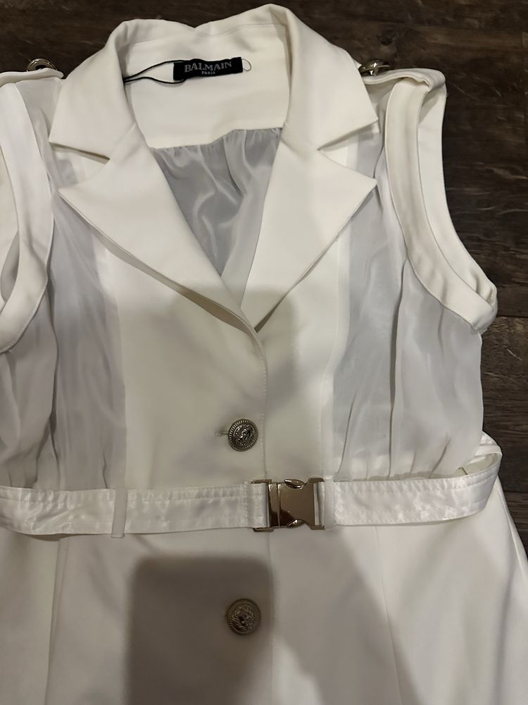Бяла рокля Balmain