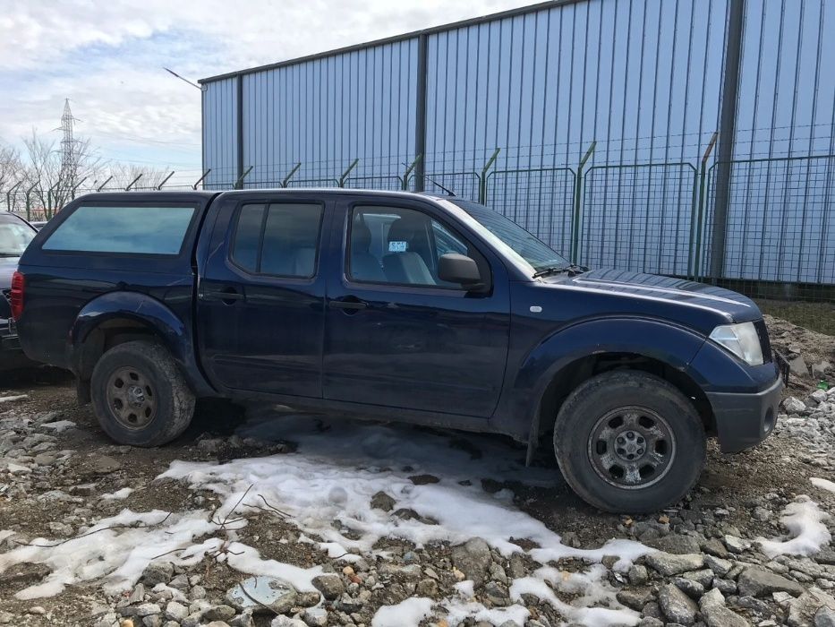 Dezmembrez Nissan Navara