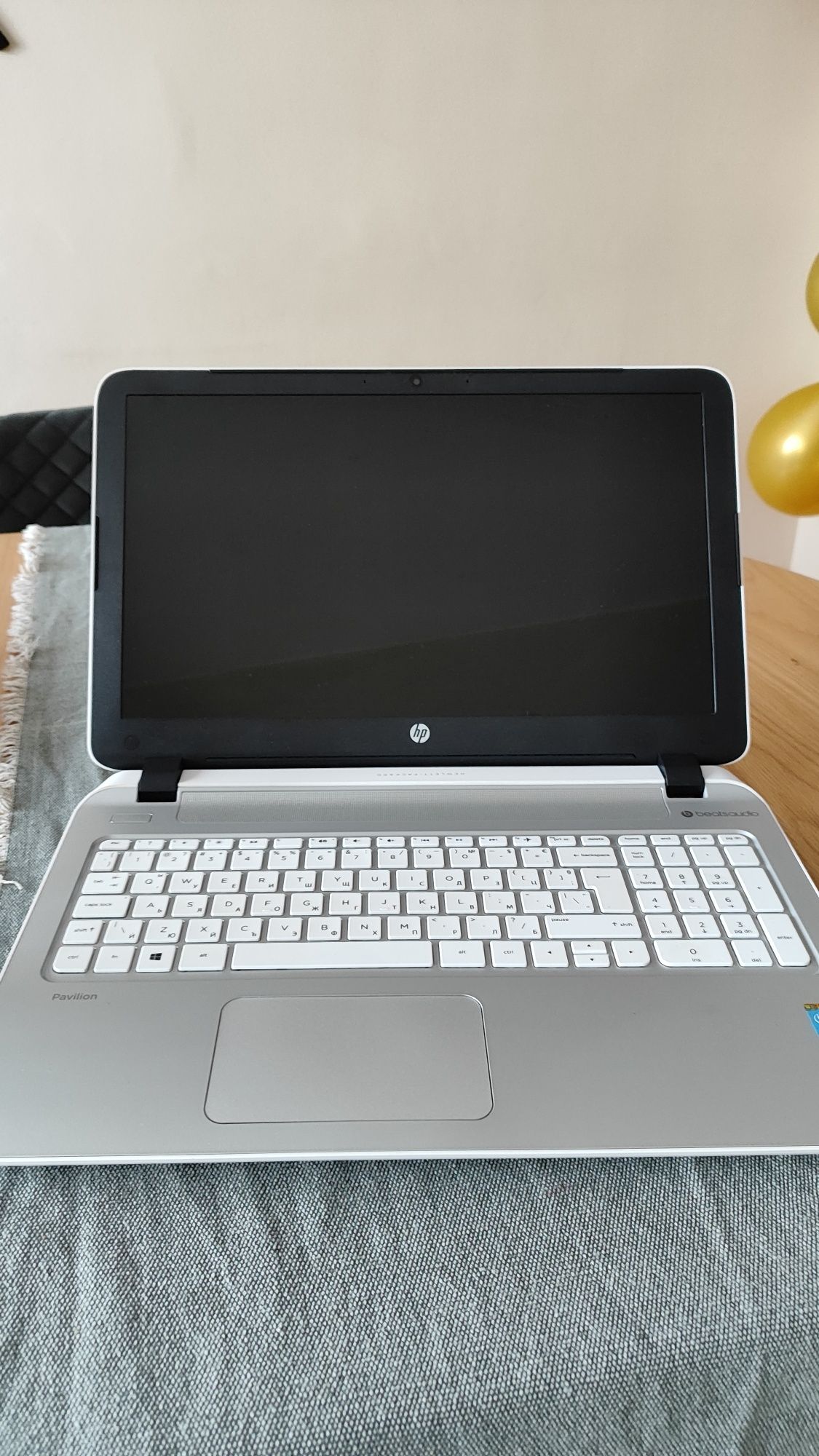 HP Pavilion N3530 15'6 White + Windows 10