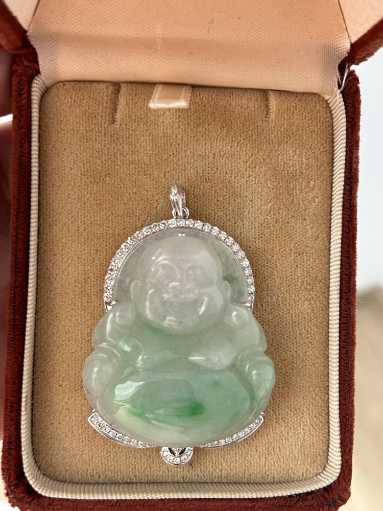 Pandantiv buddha din jad aur si anturaj de diamante