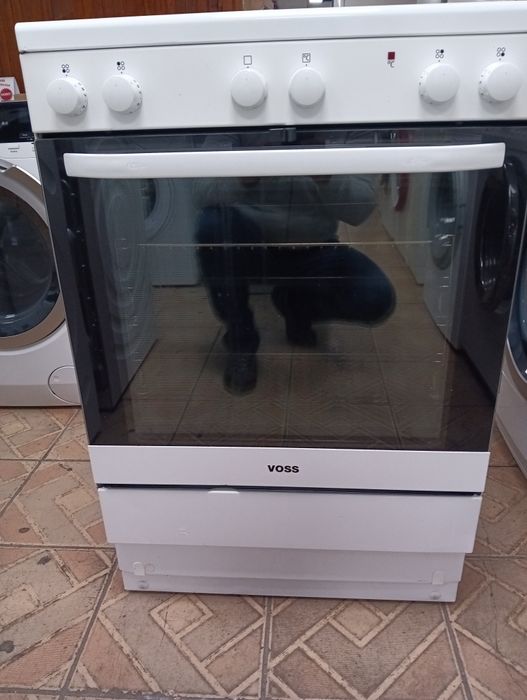 Свободно стояща печка с керамичен плот Voss с 2 години гаранция!