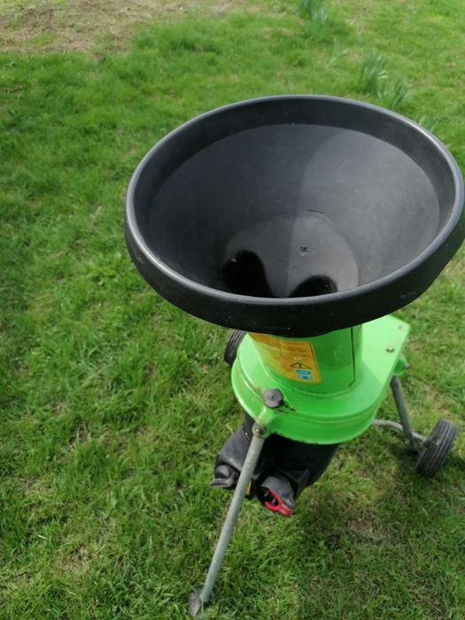 Tocator de mere , crengi resturi vegetale AL-KO