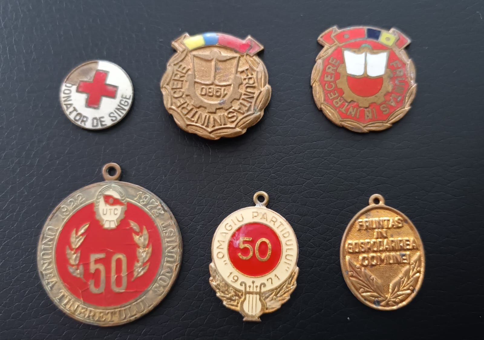 Insigne medalii RSR colecție