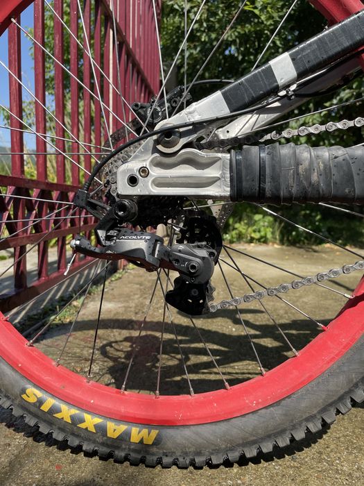 Bicicleta Downhill Banshee Scythe