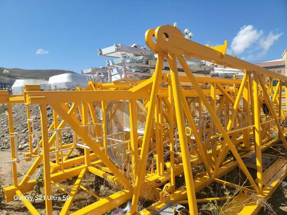 Bashenniy kran 2023 yilda ishlab chiqarilgan