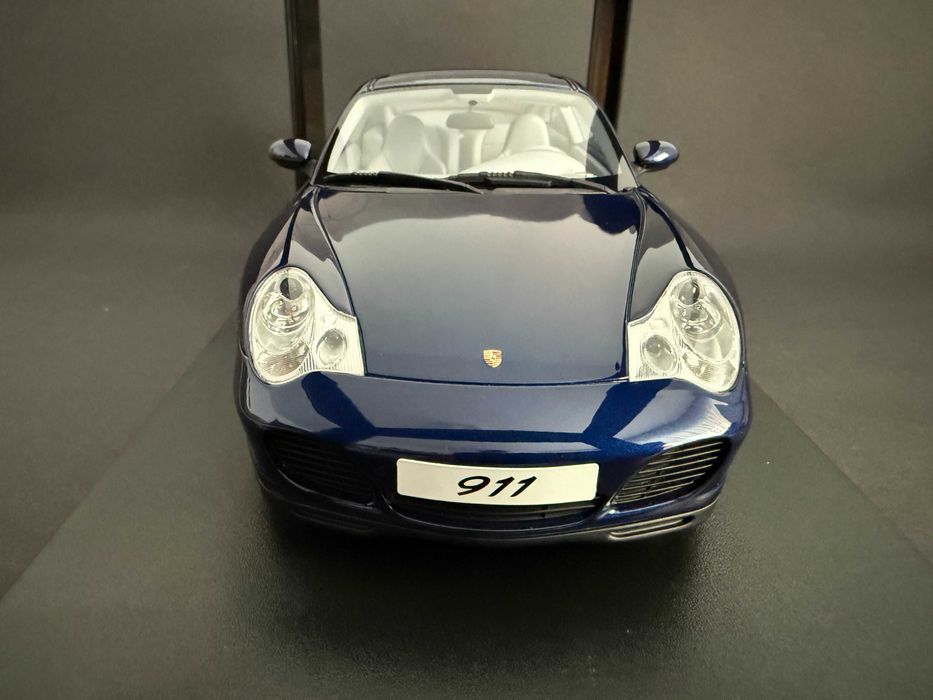 Macheta Porsche 911 (996) Carrera 4S 1/18 GT Spirit