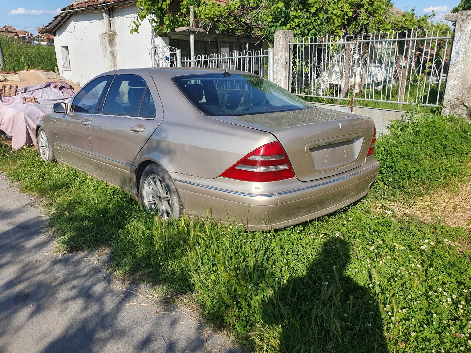 Продавам Mercedes S320 W220