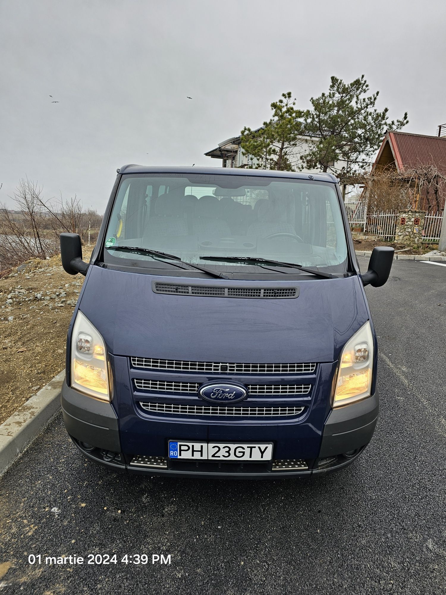 Vând microbuz Ford Transit 8+1