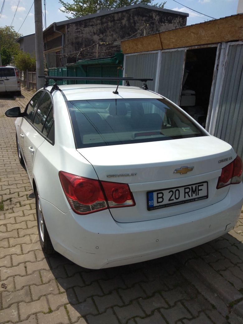 Vând Chevrolet Cruze model LS, unic proprietar cumpărată de nouă