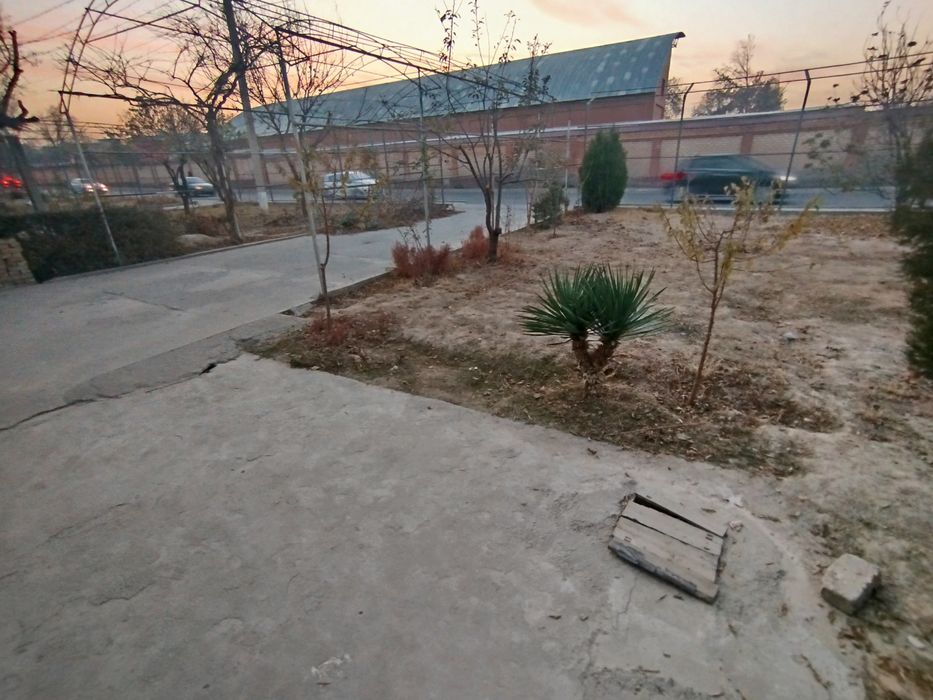 Chilonzor uchastka sotiladi