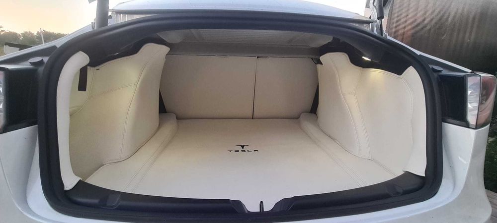Vand tesla model 3 aug  2022 Long range piele alba