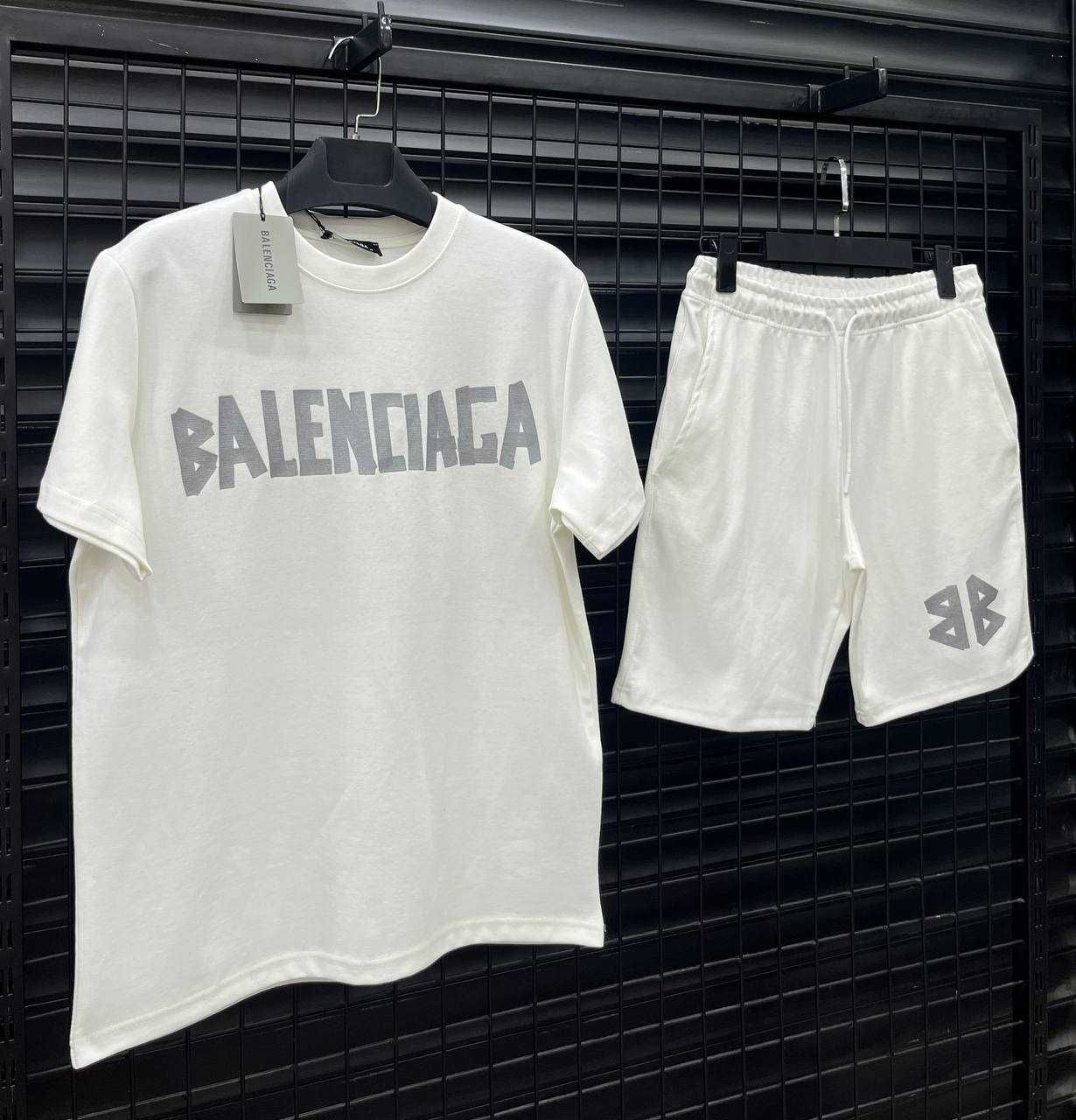 Къс летен екип Balenciaga в бяло и черно