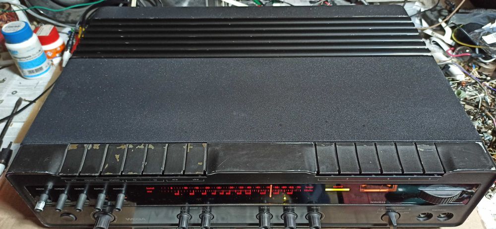 Amplituner  Wega