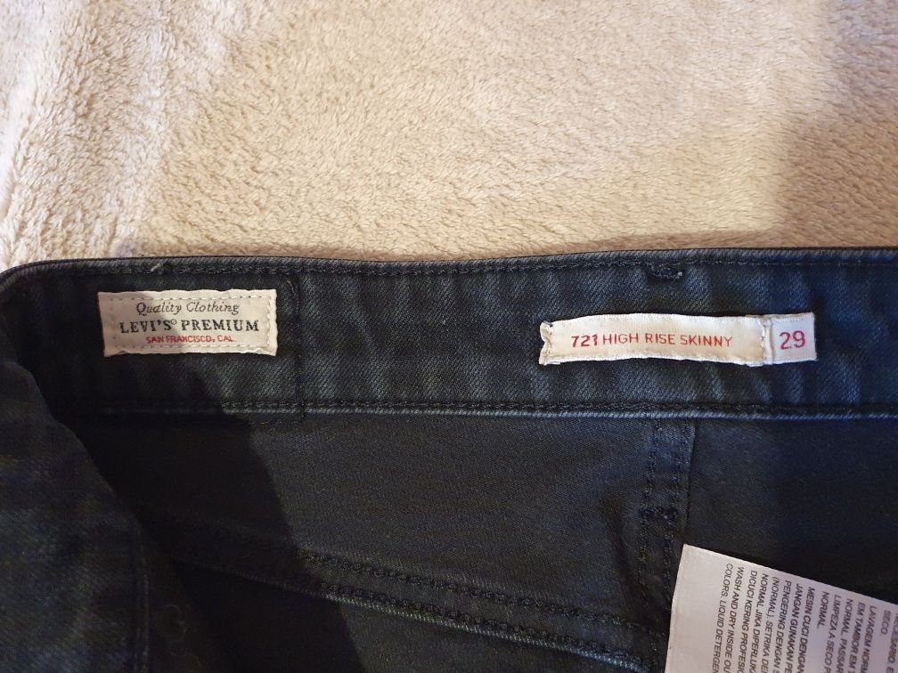 Levi's 721 High Rise Skinny Jeans