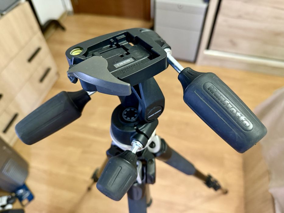 Trepied aluminiu Manfrotto 290 MT294A3 cu cap fluid 3 direcții 804RC2