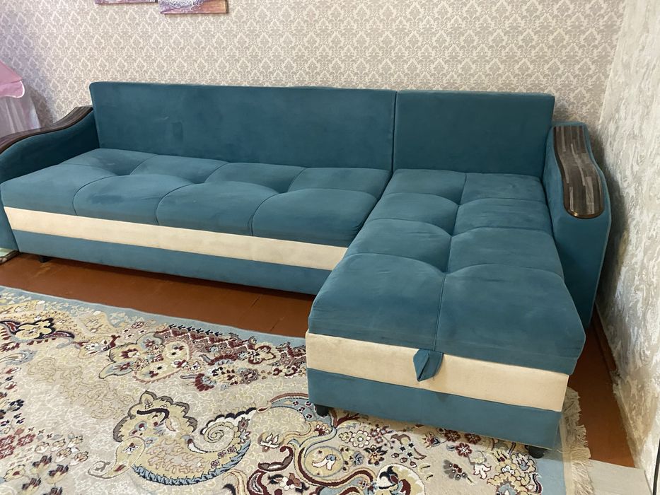 Продаю угловой диван